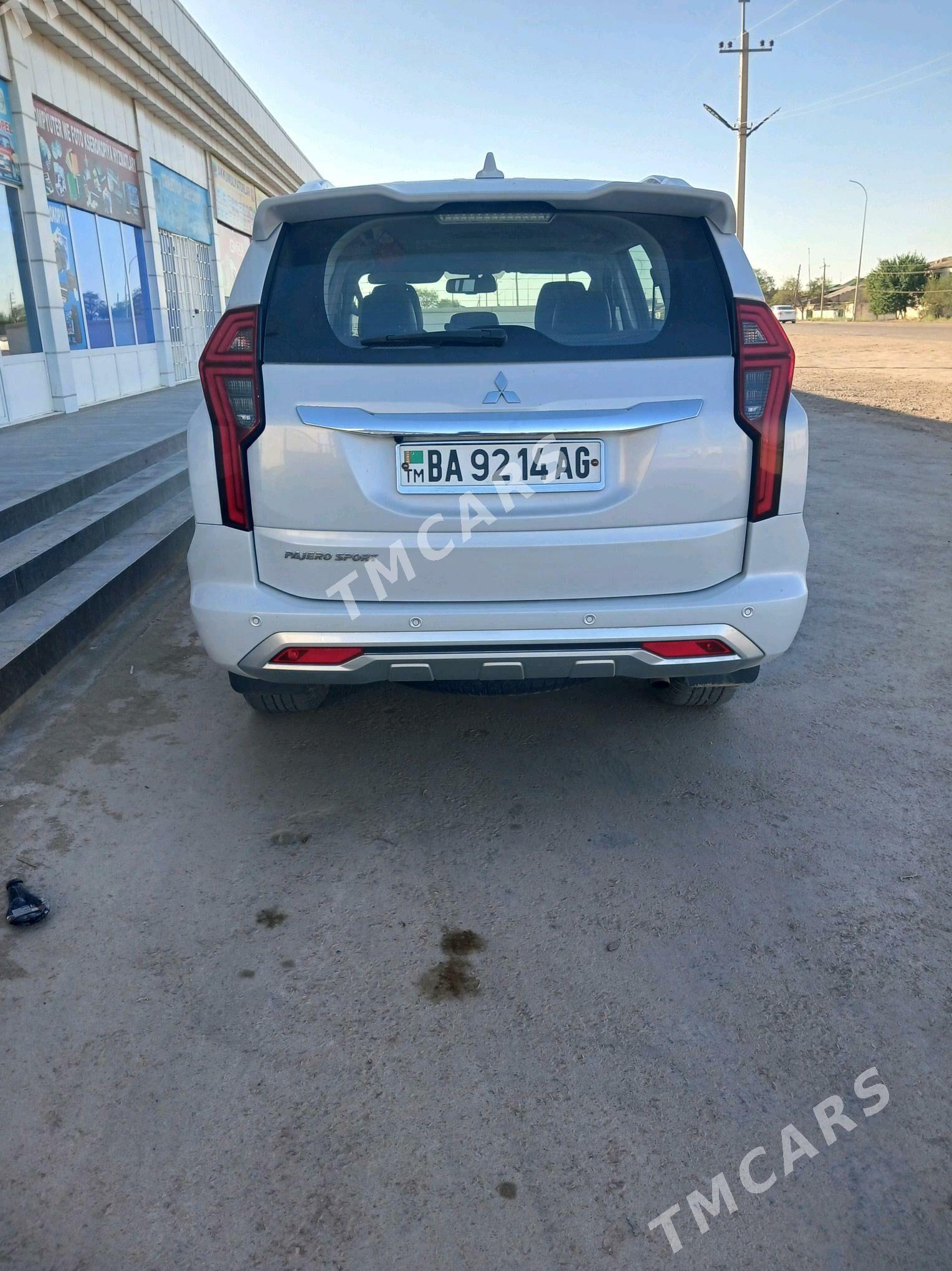Mitsubishi Pajero 2020 - 450 000 TMT - Кëши - img 2