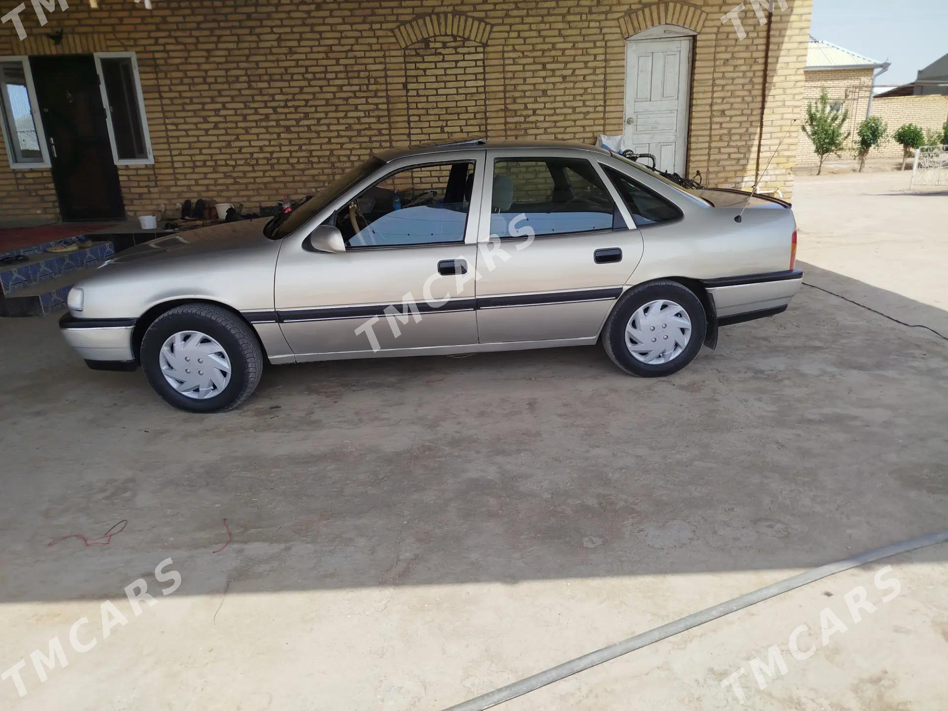 Opel Vectra 1993 - 33 000 TMT - Мары - img 2