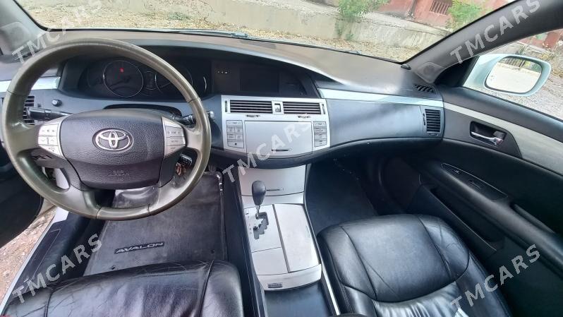 Toyota Avalon 2005 - 165 000 TMT - Бекреве - img 8