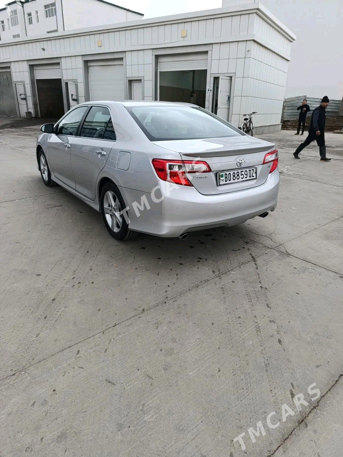 Toyota Camry 2013 - 230 000 TMT - Дашогуз - img 4