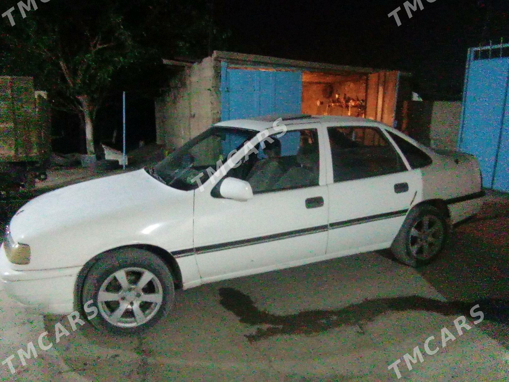 Opel Vectra 1991 - 30 000 TMT - Bäherden - img 3