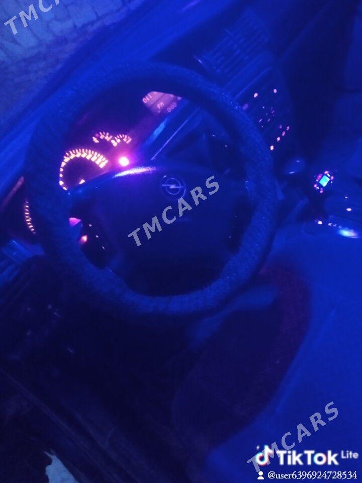 Opel Vectra 1997 - 25 000 TMT - Esenguly - img 2