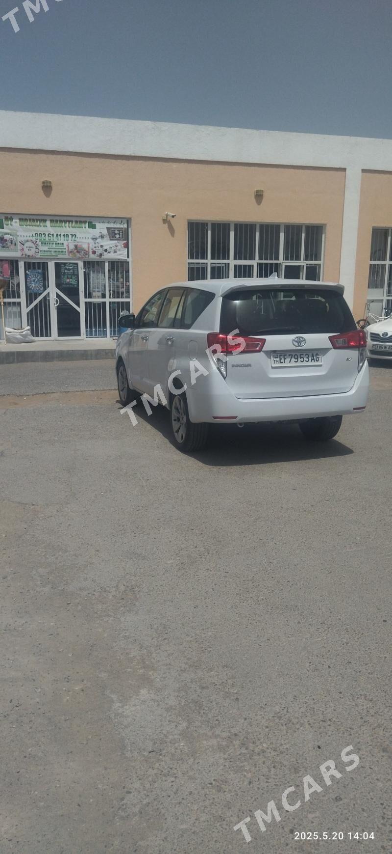 Toyota Innova 2020 - 235 000 TMT - Büzmeýin - img 2