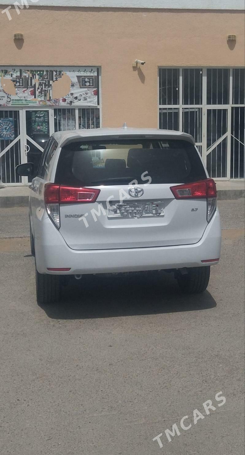 Toyota Innova 2020 - 235 000 TMT - Büzmeýin - img 5