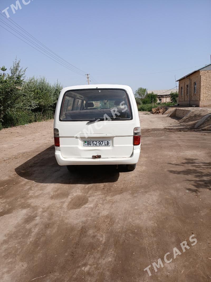 Toyota Hiace 2004 - 50 000 TMT - Kerki - img 2