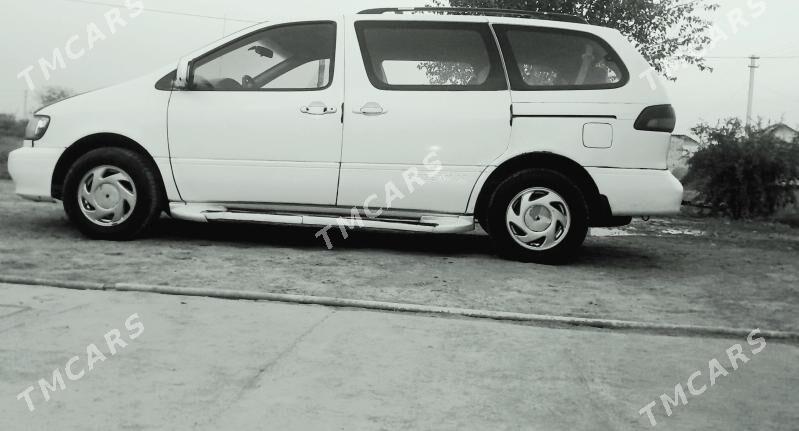 Toyota Sienna 2003 - 140 000 TMT - Бабадайхан - img 4
