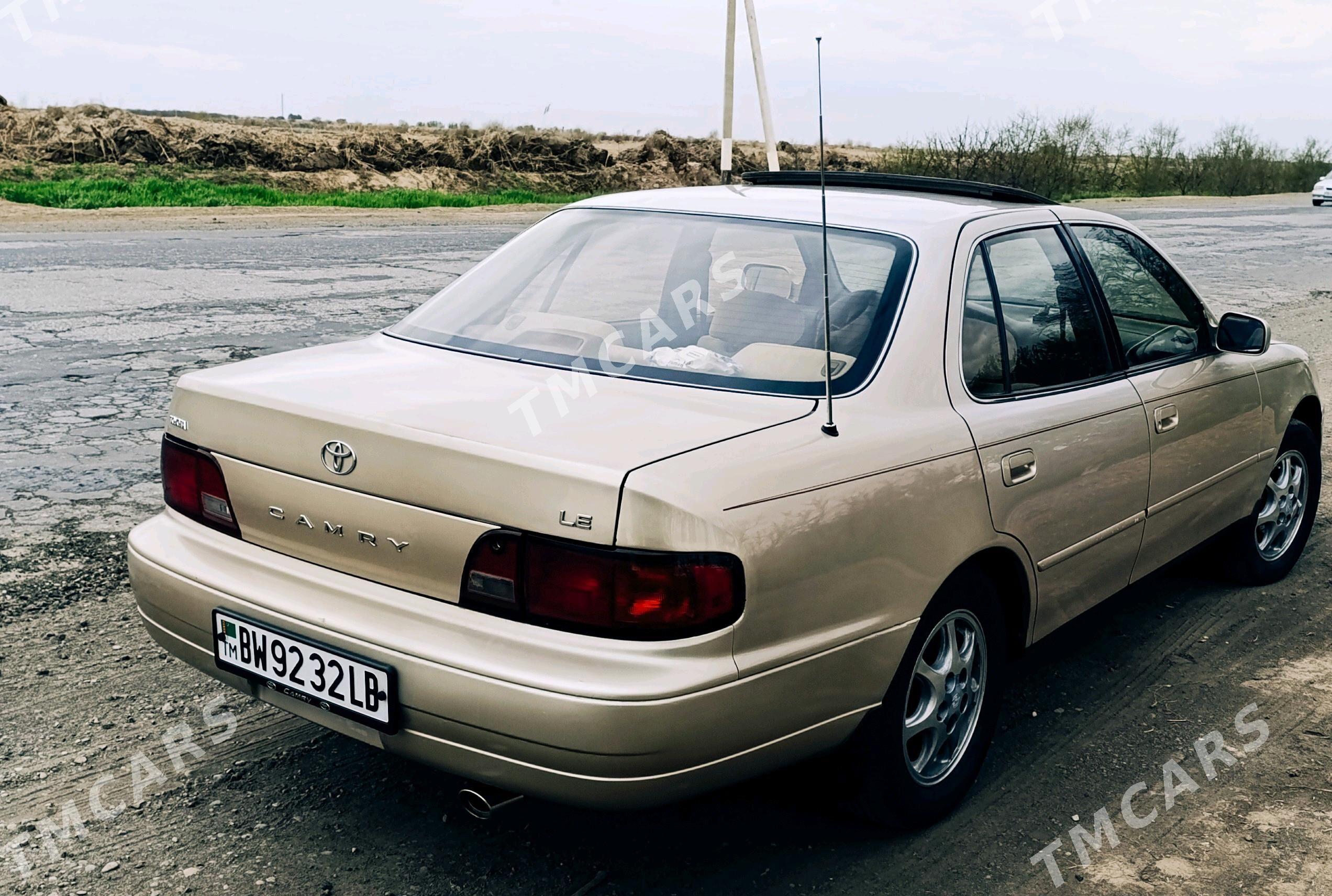 Toyota Camry 1995 - 110 000 TMT - Saýat - img 7