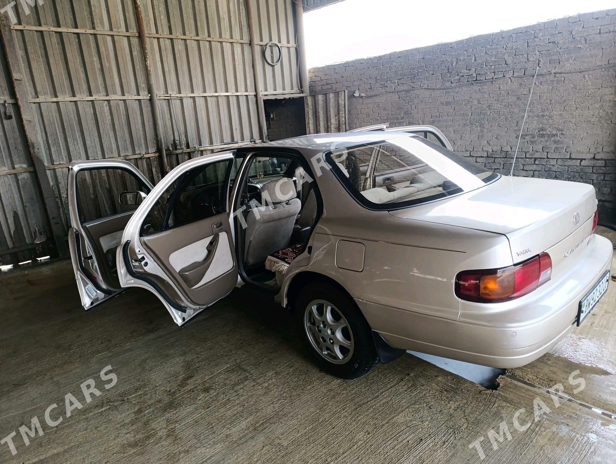 Toyota Camry 1995 - 110 000 TMT - Saýat - img 5