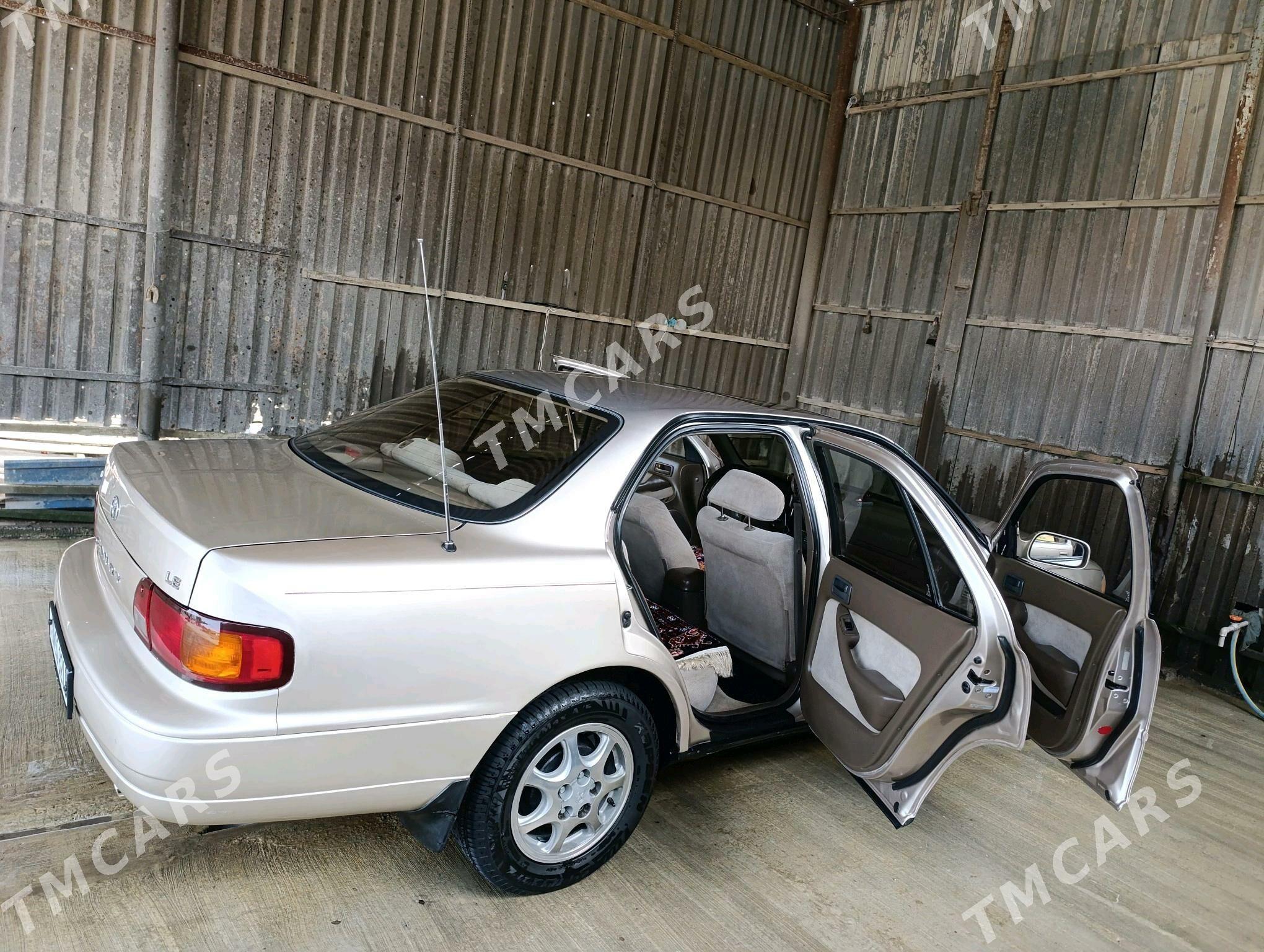 Toyota Camry 1995 - 110 000 TMT - Saýat - img 2