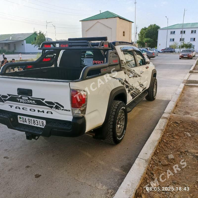 Toyota Tacoma 2018 - 460 000 TMT - Türkmenabat - img 4