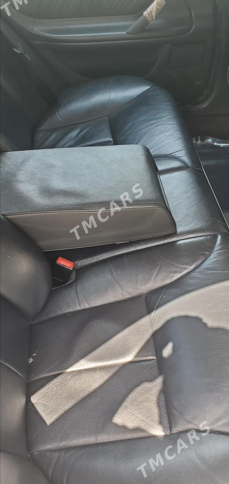 Mercedes-Benz E320 2002 - 130 000 TMT - 1 mkr - img 3