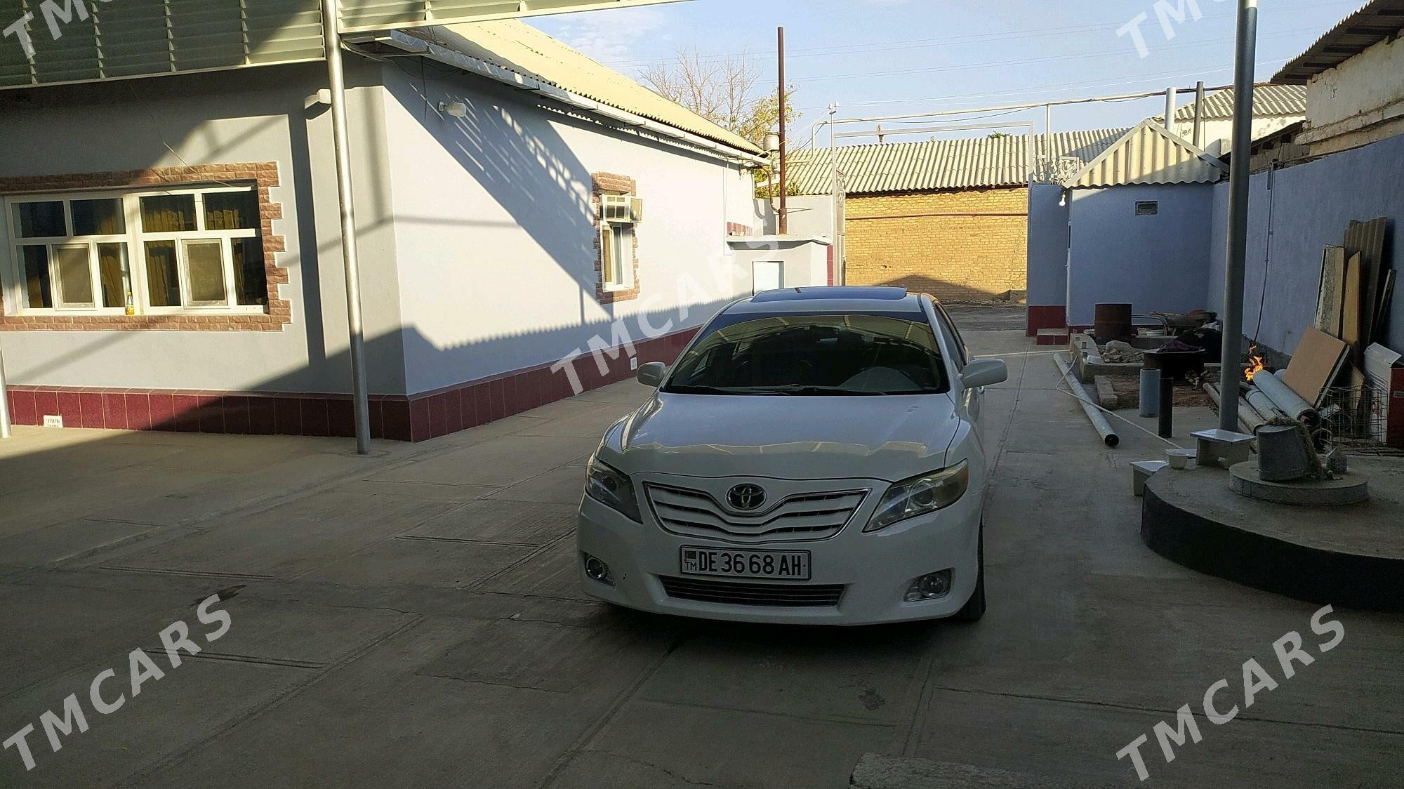 Toyota Camry 2010 - 158 000 TMT - Теджен - img 3