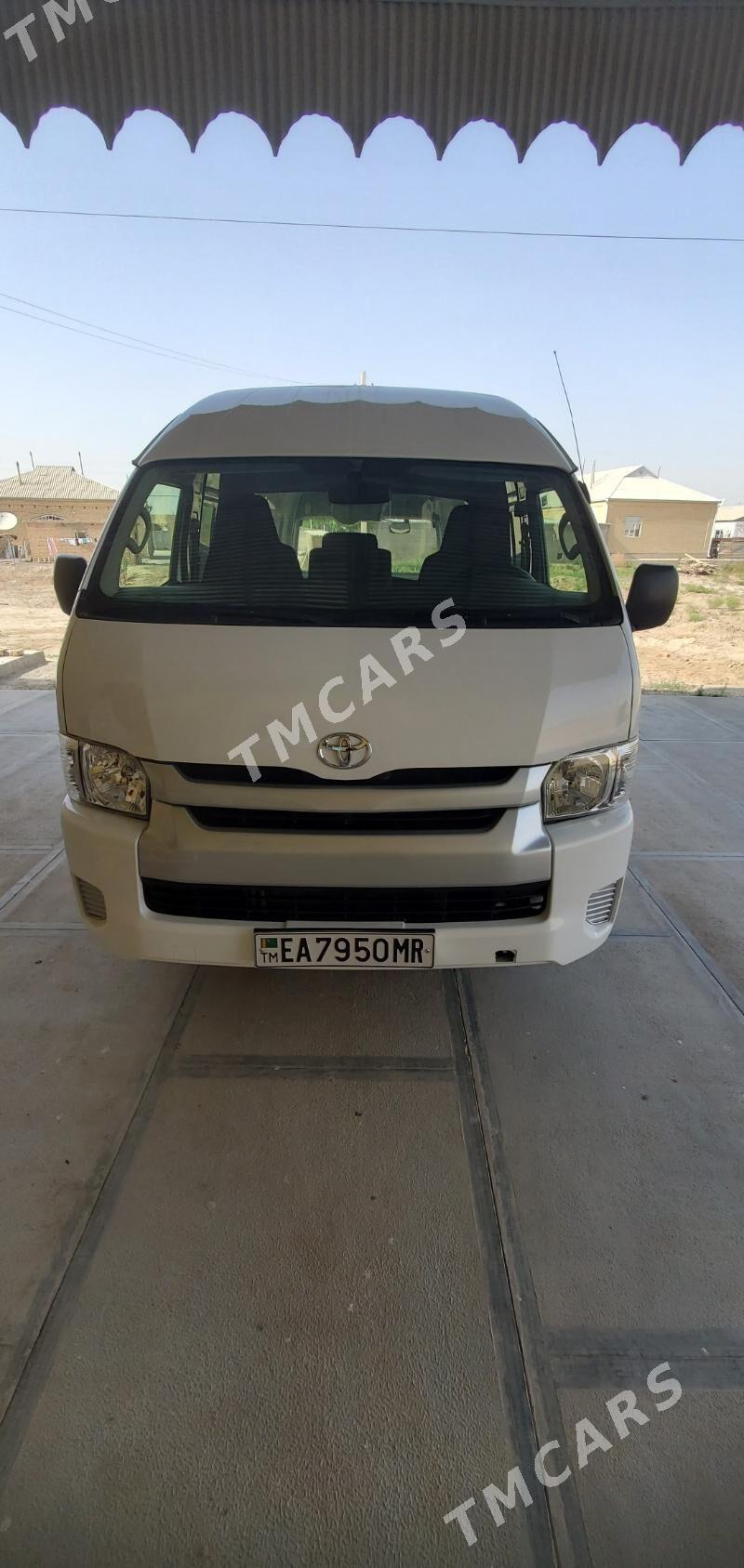 Toyota Hiace 2021 - 400 000 TMT - Мургап - img 4