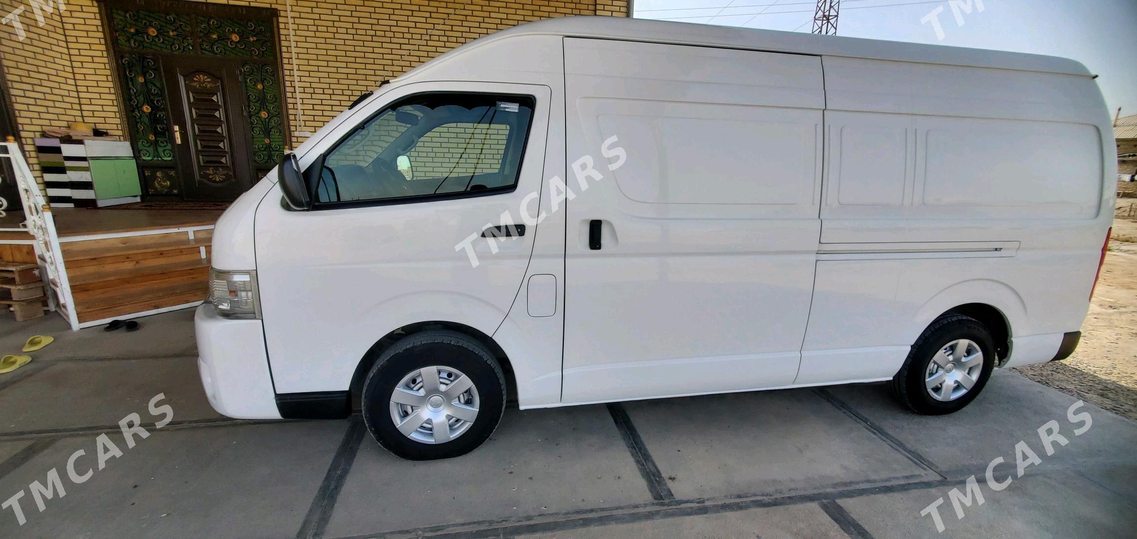 Toyota Hiace 2021 - 400 000 TMT - Мургап - img 8