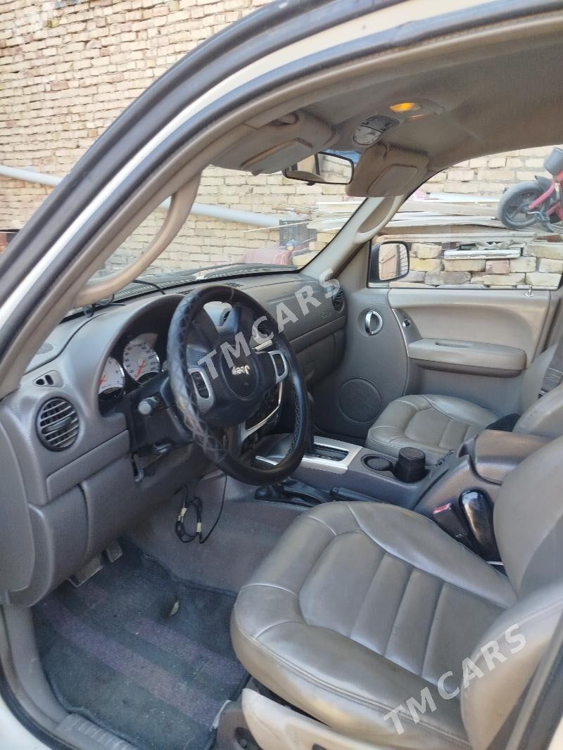 Jeep Liberty 2002 - 90 000 TMT - Туркменабат - img 3