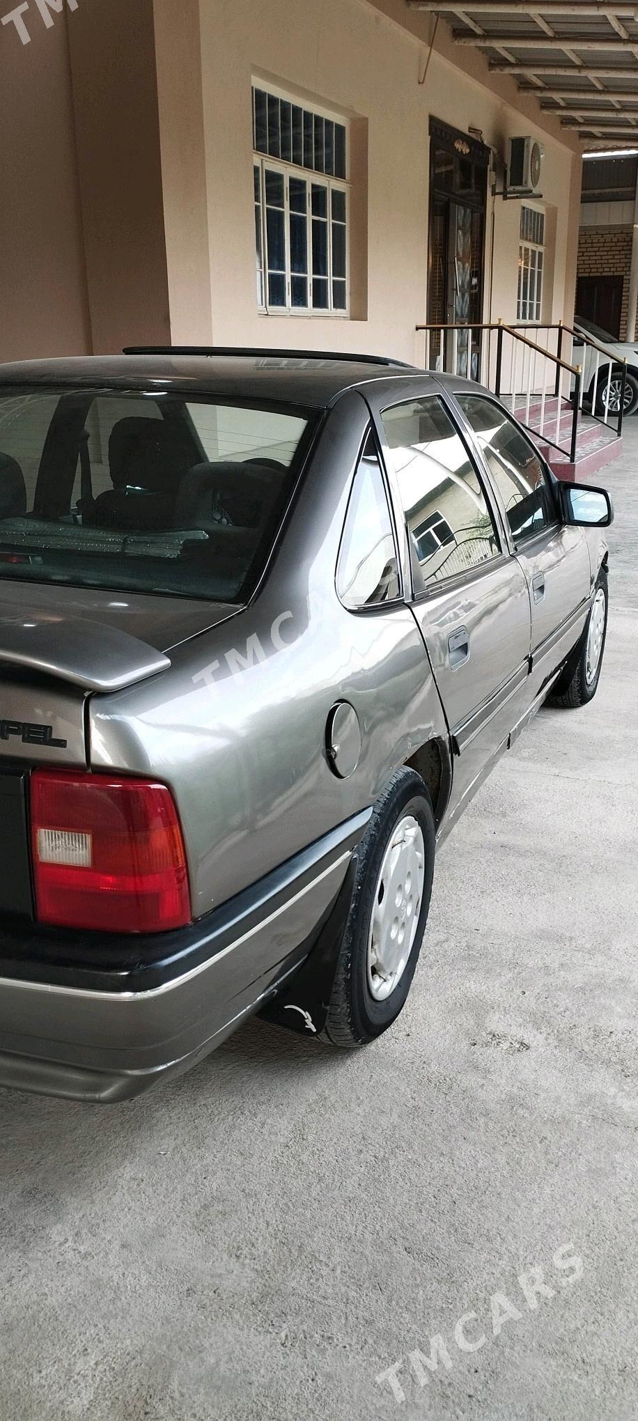 Opel Vectra 1992 - 25 000 TMT - Mary - img 4