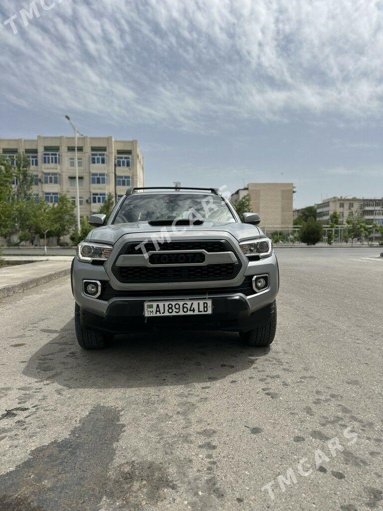 Toyota Tacoma 2018 - 400 000 TMT - Туркменабат - img 2