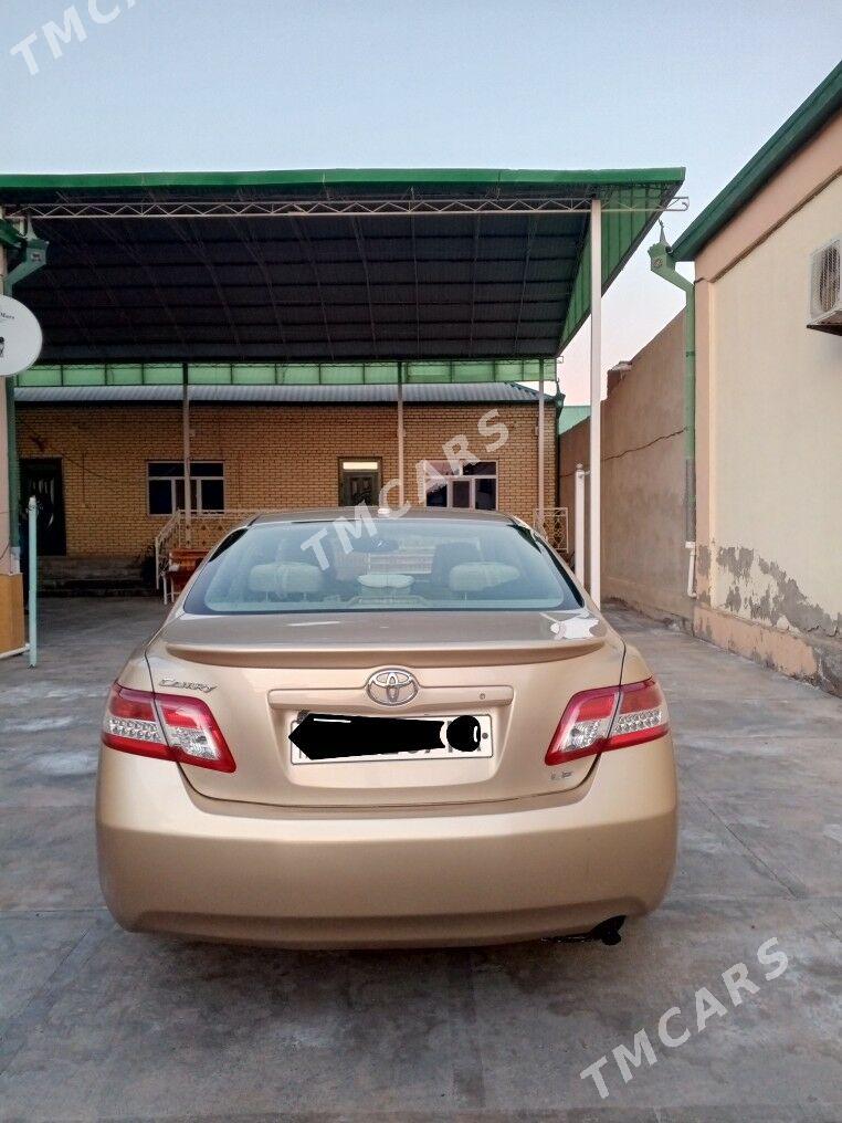 Toyota Camry 2011 - 170 000 TMT - Байрамали - img 2
