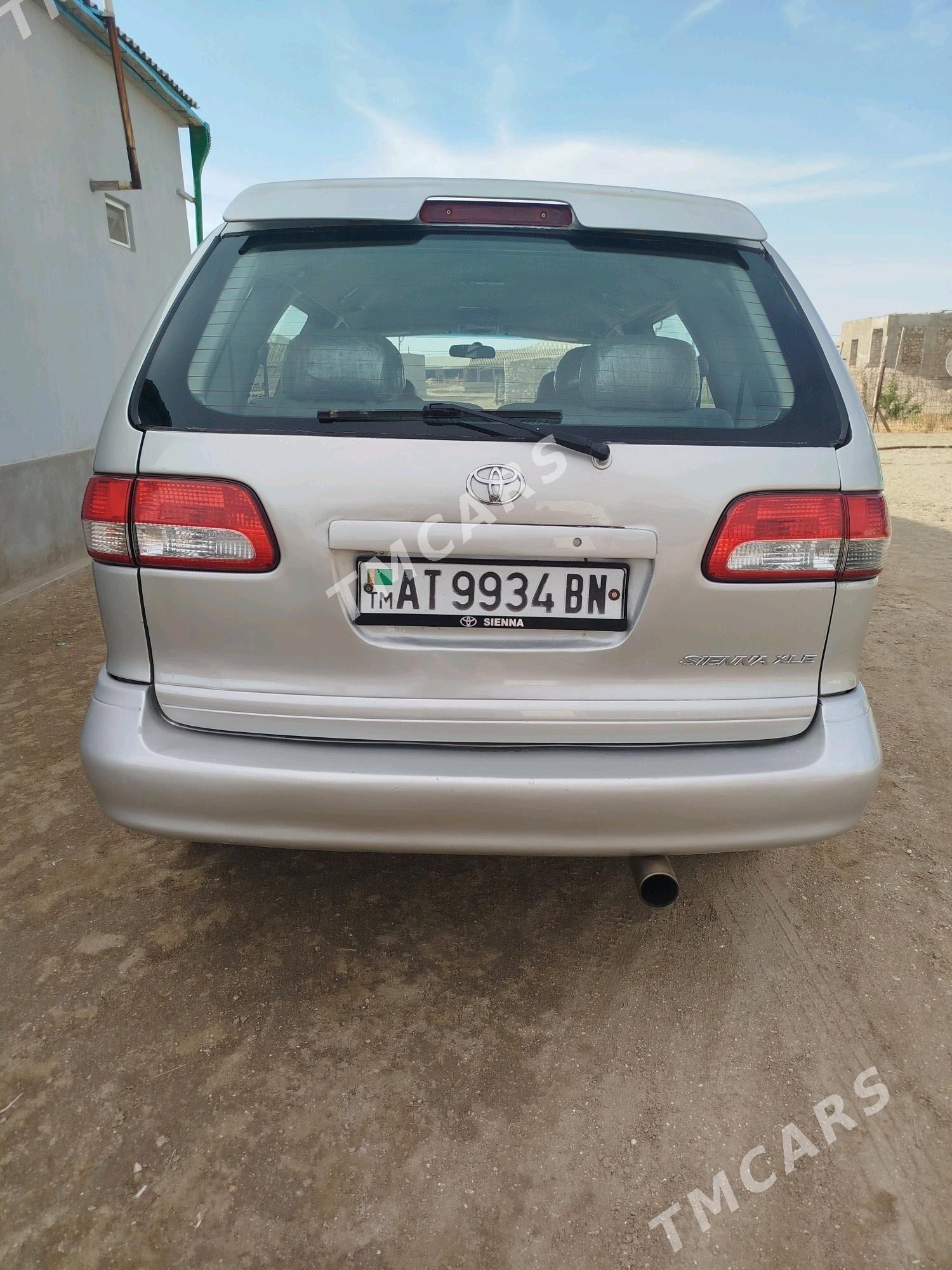 Toyota Sienna 2002 - 140 000 TMT - Esenguly - img 2