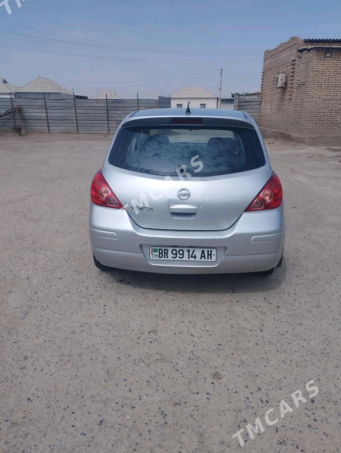 Nissan Versa 2011 - 90 000 TMT - Теджен - img 5