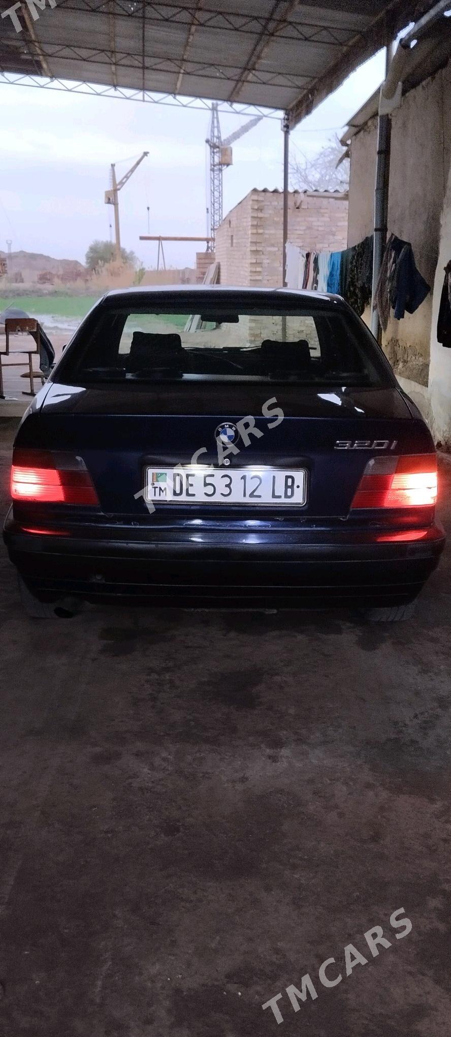 BMW 320 1994 - 26 000 TMT - Сакар - img 1