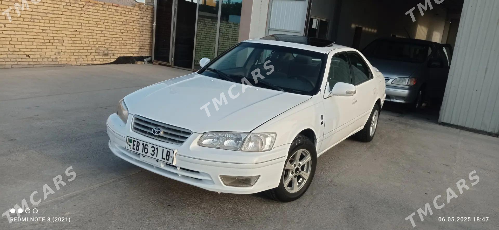 Toyota Camry 2000 - 128 000 TMT - Dänew - img 5