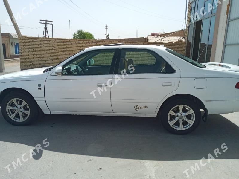 Toyota Camry 2000 - 128 000 TMT - Dänew - img 7