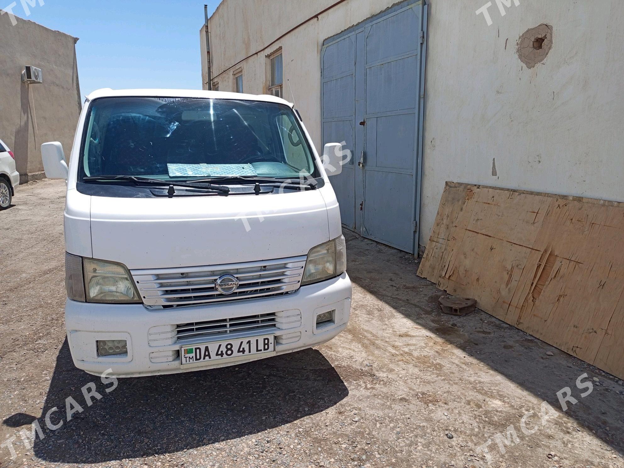 Nissan Urvan 2004 - 120 000 TMT - Dänew - img 4