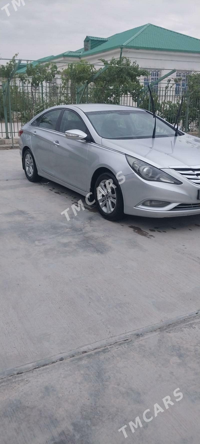Hyundai Sonata 2010 - 150 000 TMT - Тязе заман - img 5