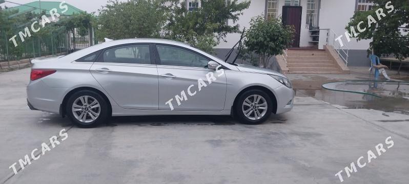 Hyundai Sonata 2010 - 150 000 TMT - Тязе заман - img 2