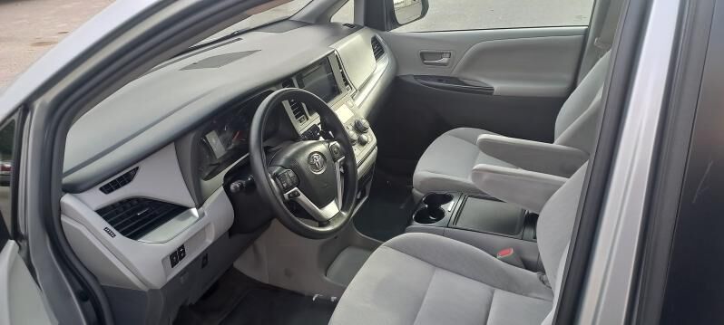 Toyota Sienna 2017 - 325 000 TMT - 8 мкр - img 4
