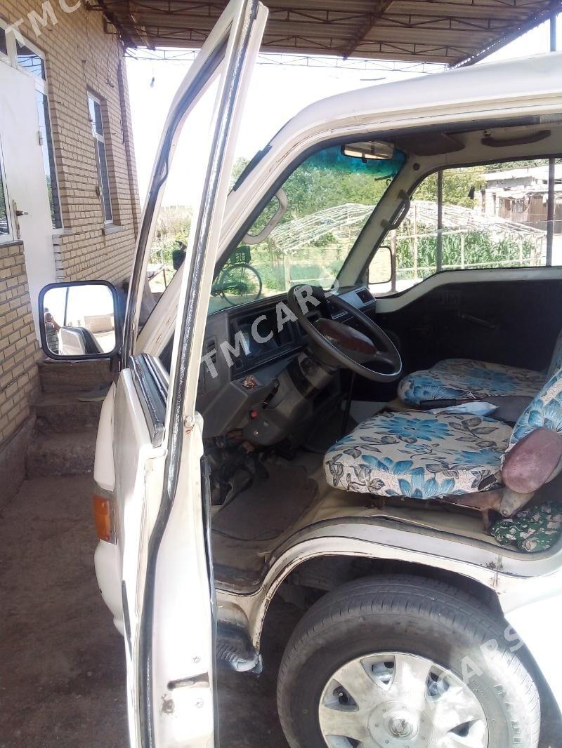 Nissan Urvan 1999 - 50 000 TMT - Мары - img 2