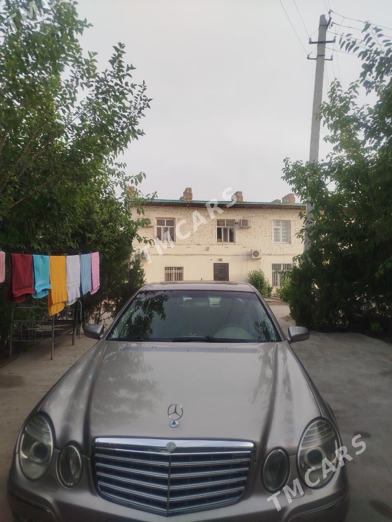 Mercedes-Benz E320 2005 - 160 000 TMT - Рухабат (90-й разьезд) - img 4