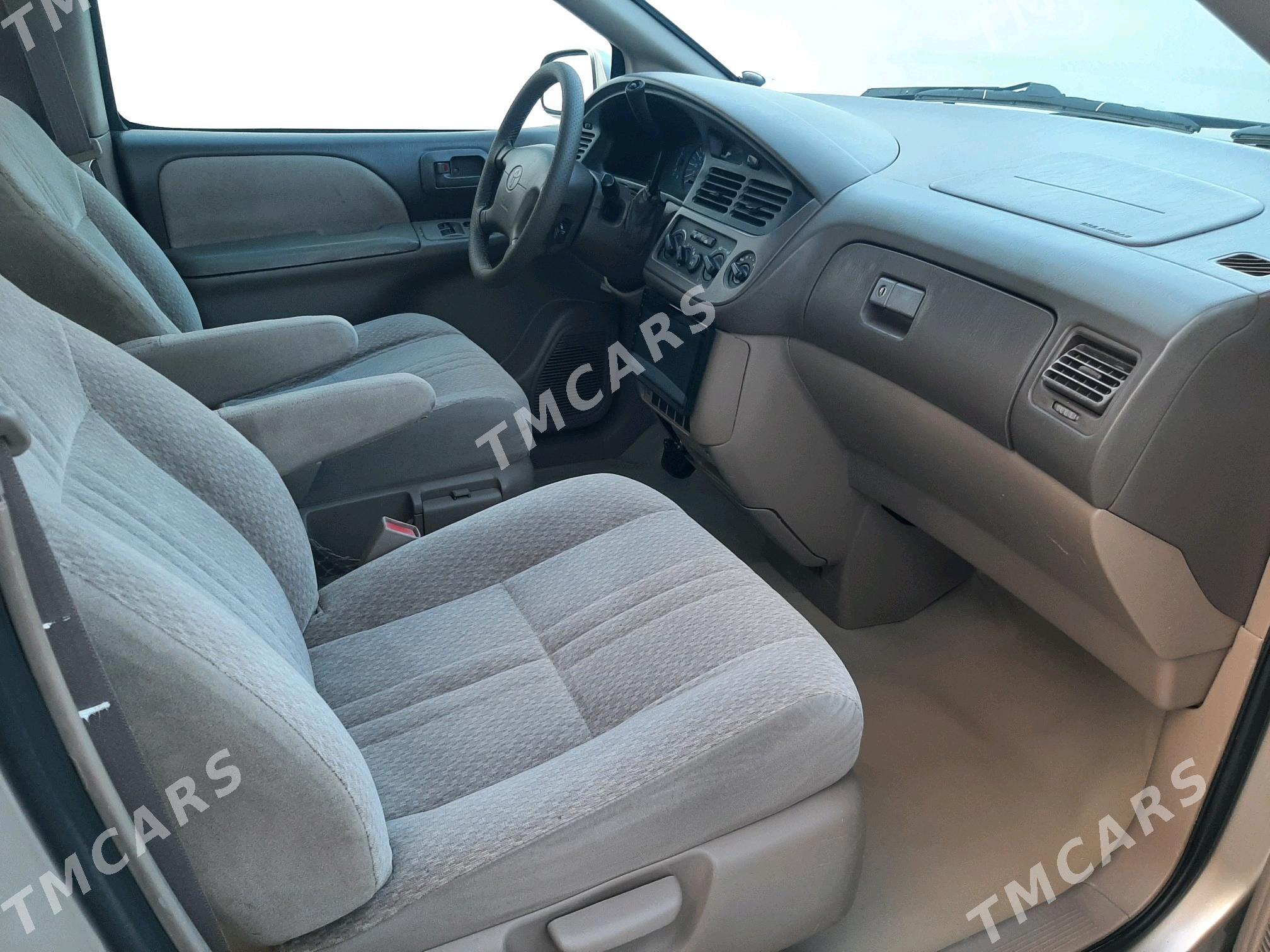 Toyota Sienna 2002 - 160 000 TMT - Daşoguz - img 9