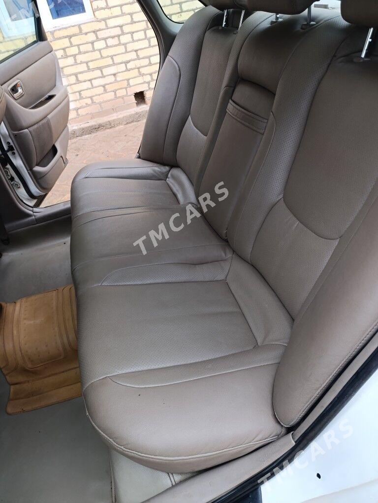 Toyota Avalon 2001 - 159 000 TMT - Байрамали - img 2
