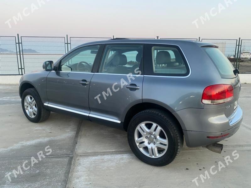 Volkswagen Touareg 2005 - 125 000 TMT - Туркменбаши - img 2