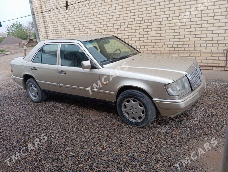Mercedes-Benz E-Class 1990 - 20 000 TMT - Мары - img 2