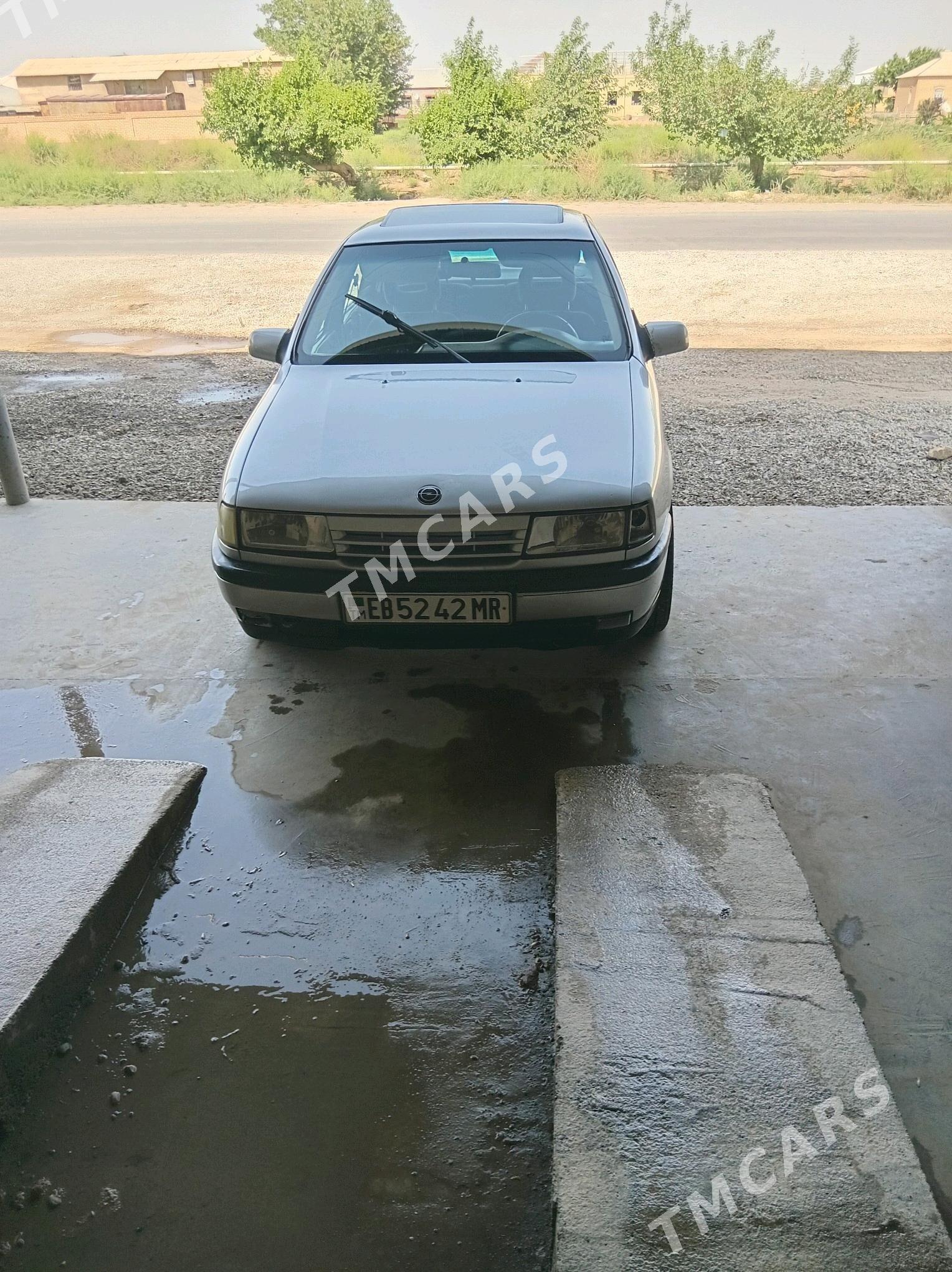 Opel Vectra 1989 - 40 000 TMT - Мургап - img 7