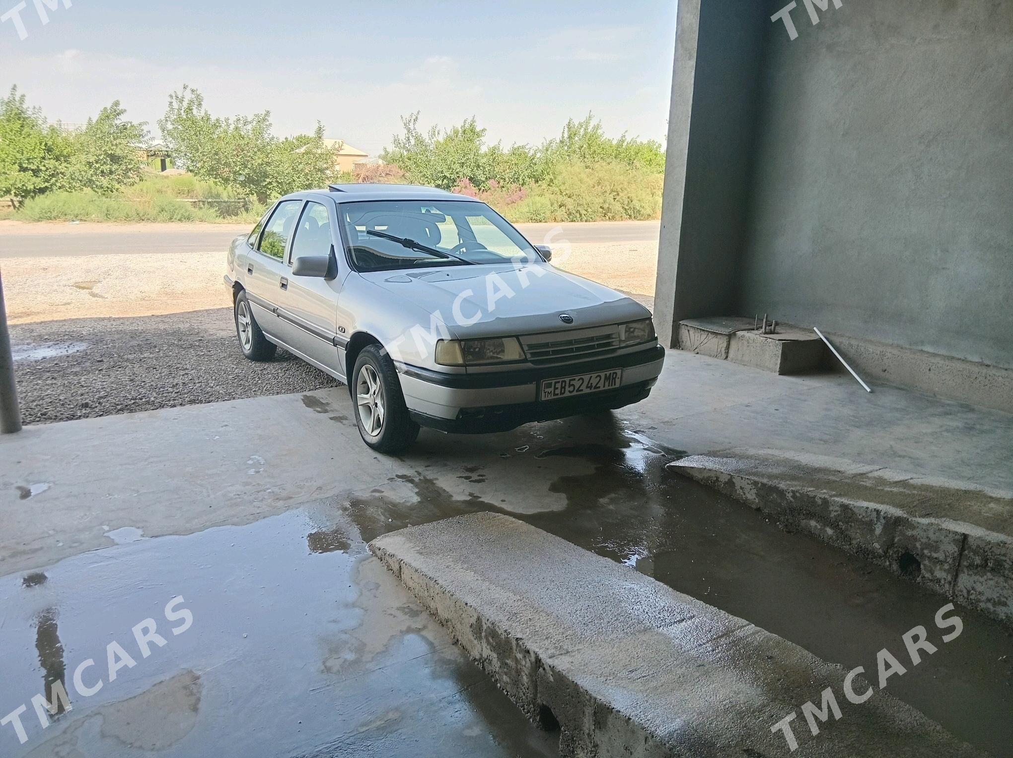 Opel Vectra 1989 - 40 000 TMT - Мургап - img 2