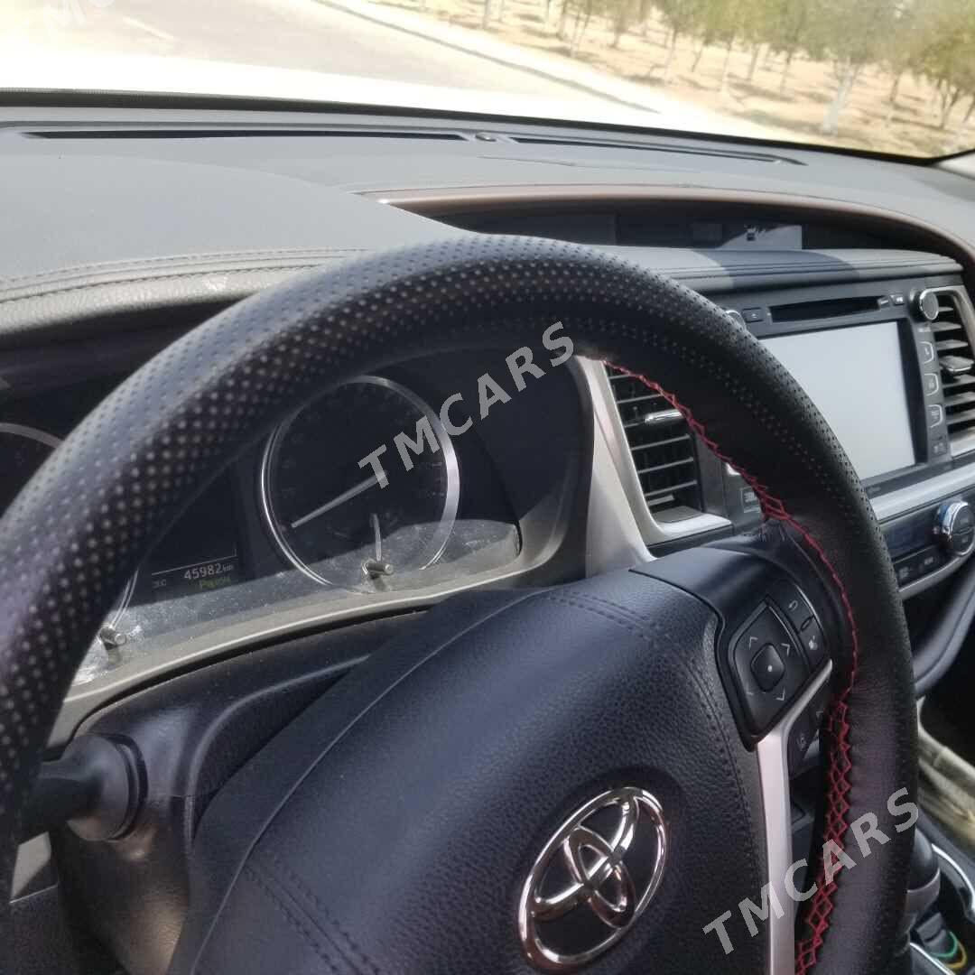 Toyota Highlander 2019 - 880 000 TMT - Дашогуз - img 4