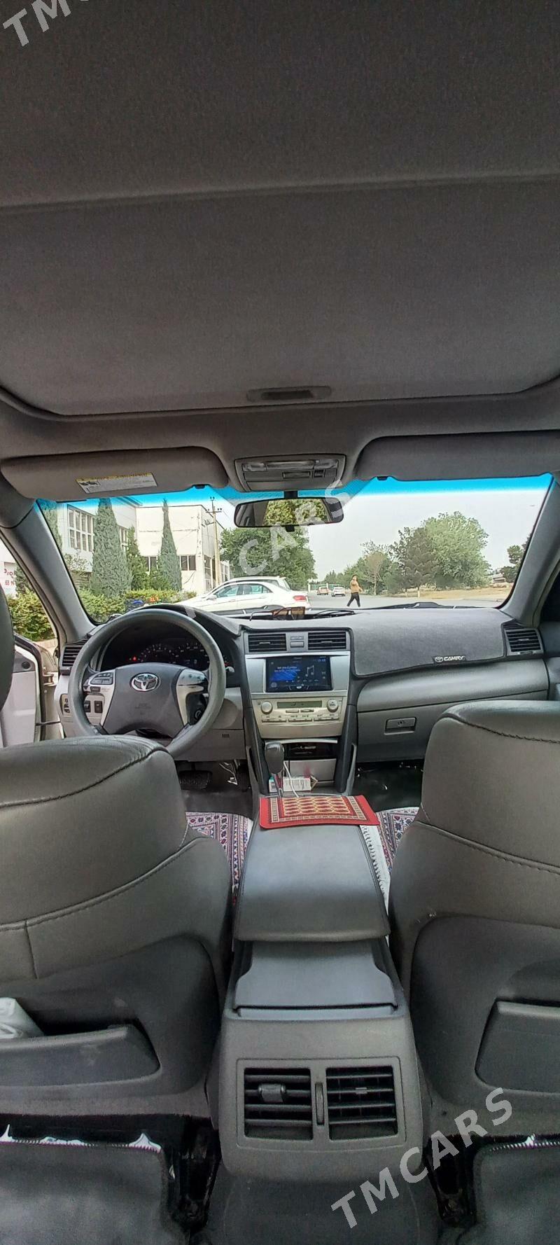 Toyota Camry 2011 - 160 000 TMT - Бедев - img 3