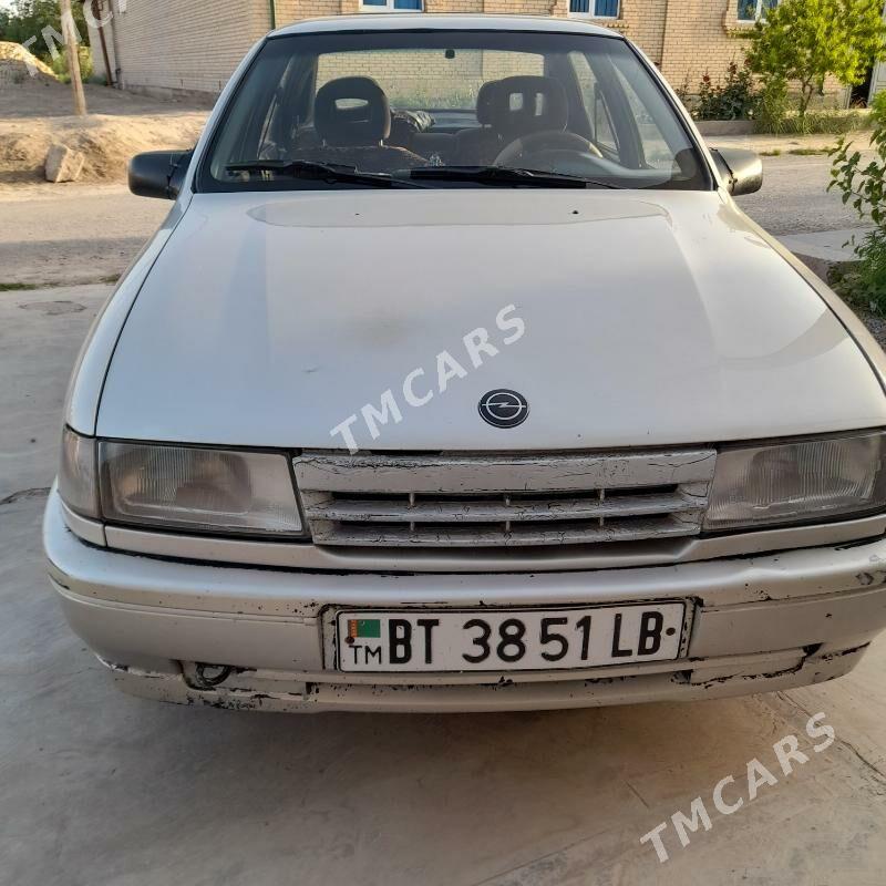 Opel Vectra 1989 - 30 000 TMT - Дянев - img 3