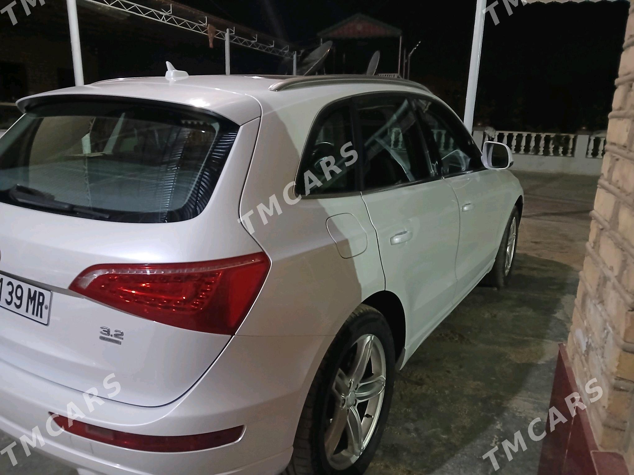 Audi Q5 2010 - 200 000 TMT - Туркменгала - img 3
