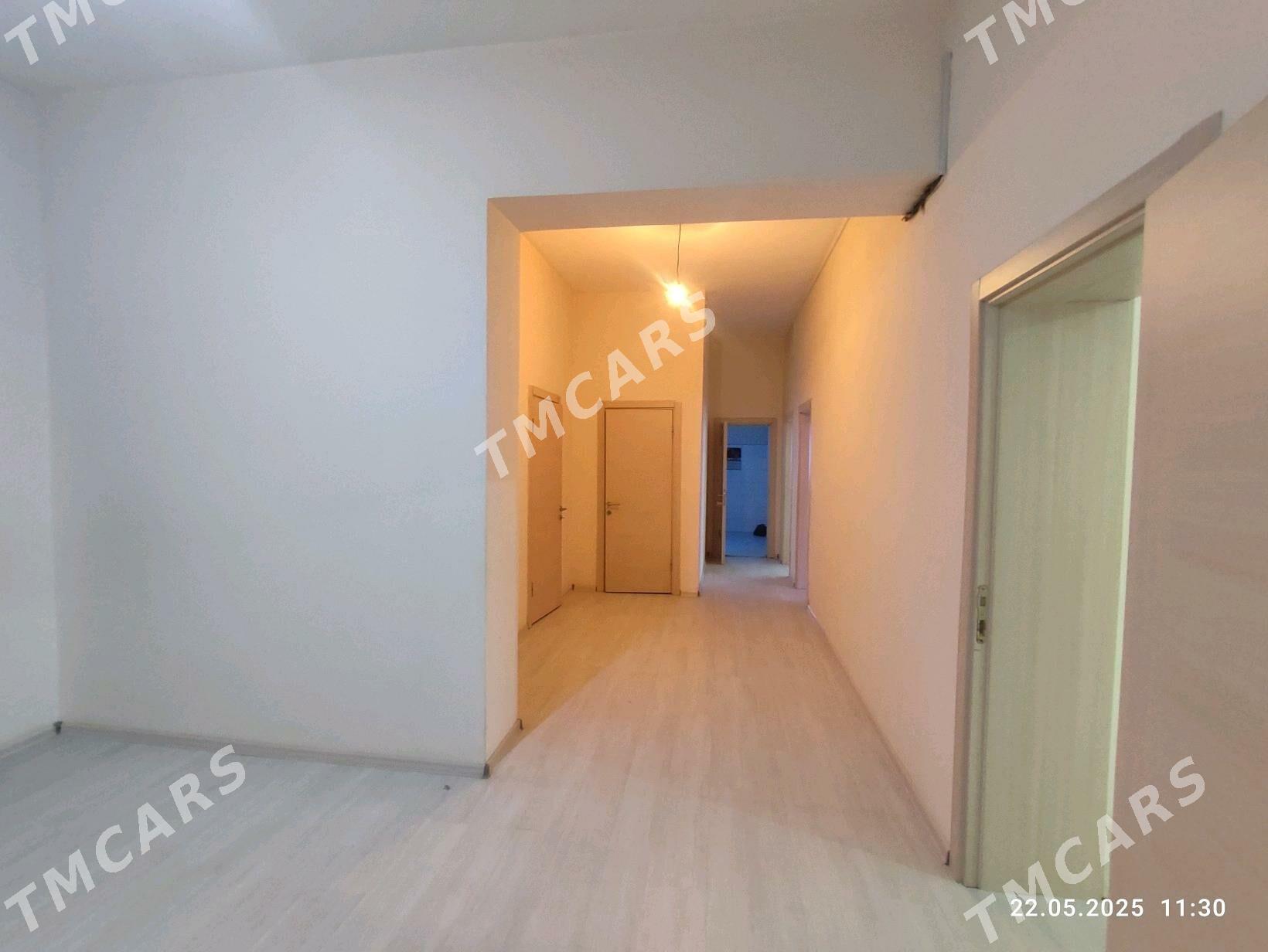 Полуэлитка 2нжи этаж 3ком 145м - Дашогуз - img 5