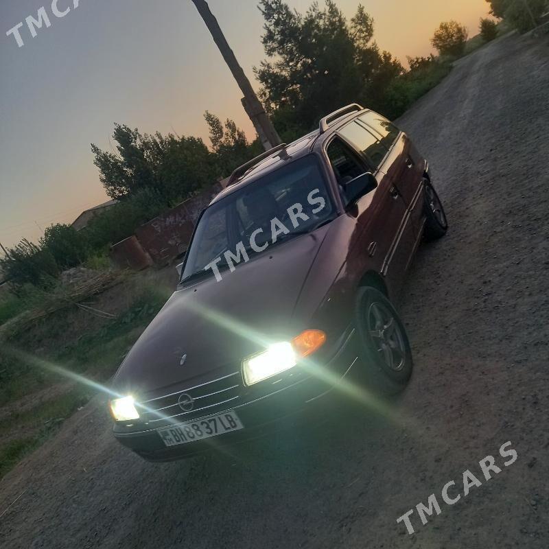Opel Astra 1992 - 30 000 TMT - Дянев - img 4