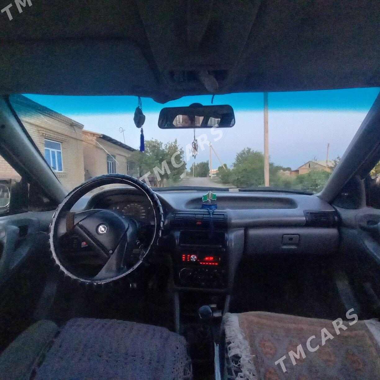 Opel Astra 1992 - 30 000 TMT - Дянев - img 2