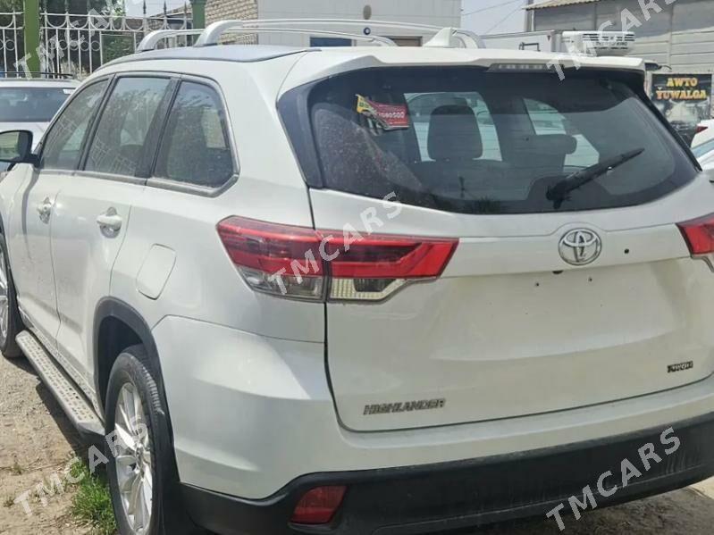 Toyota Highlander 2018 - 490 000 TMT - Байрамали - img 3