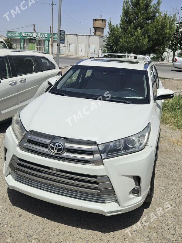 Toyota Highlander 2018 - 490 000 TMT - Байрамали - img 4