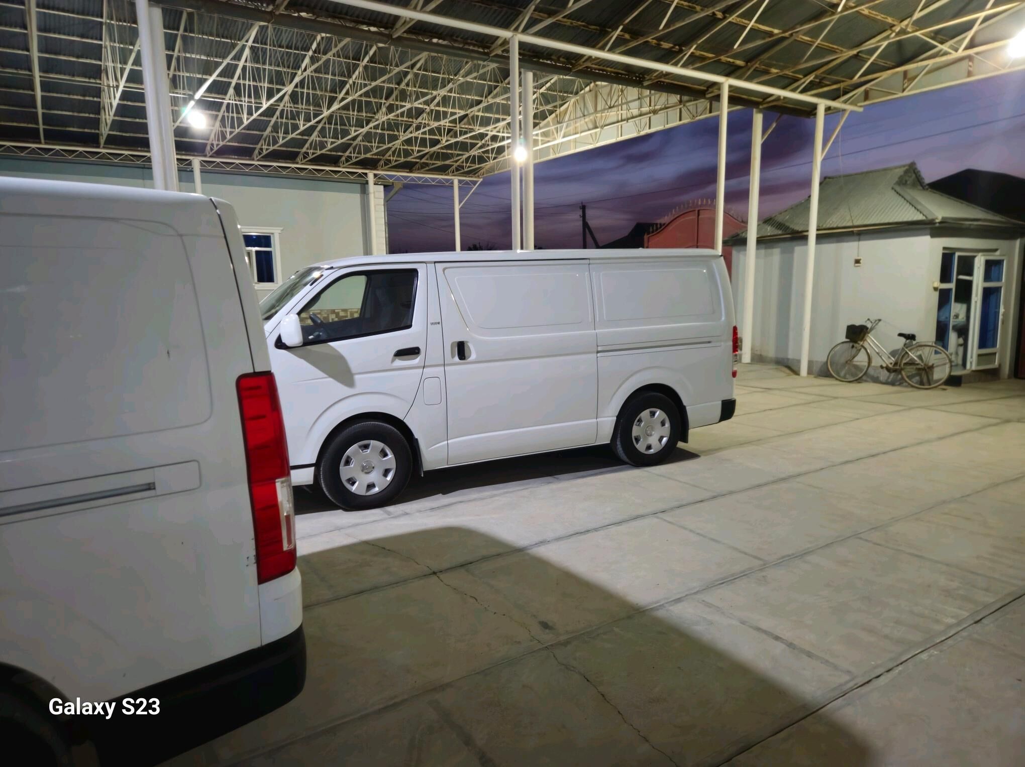 Toyota Hiace 2010 - 275 000 TMT - Мары - img 5