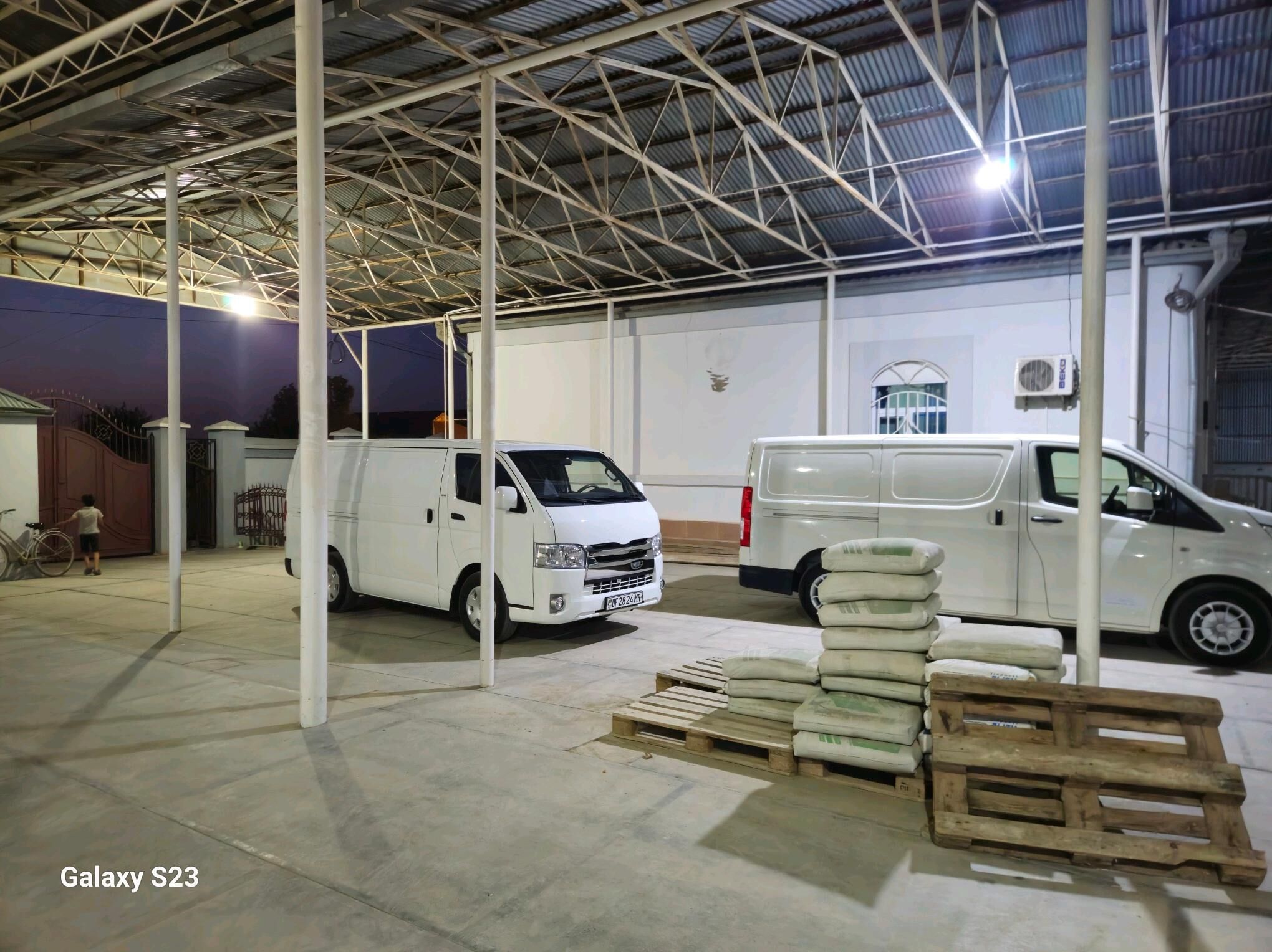 Toyota Hiace 2010 - 275 000 TMT - Мары - img 4